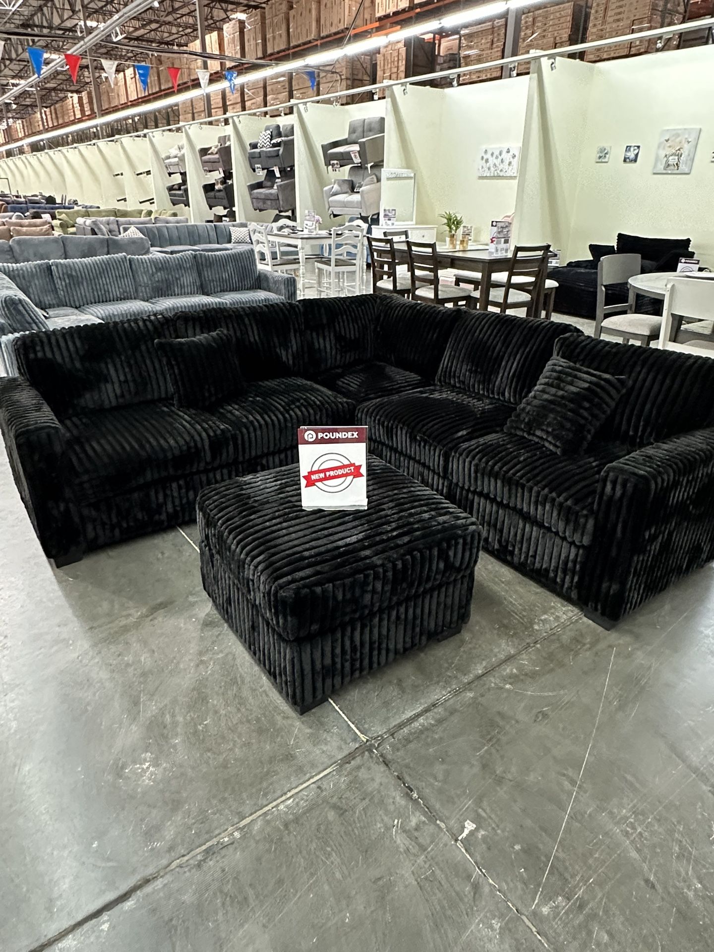 Corduroy Sectional LAF Loveseat + RAF Loveseat + Corner Wedge + Cocktail Ottoman Color: Black. ๐ฅ Seccional De 4 Piezas Color Negro