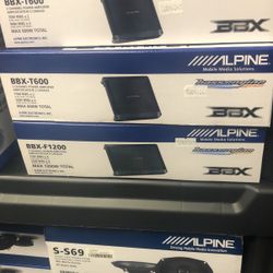Alpine 2 Channel Bass engine Amp 