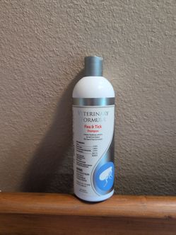 Veterinary Formula ® Flea and Tick Shampoo