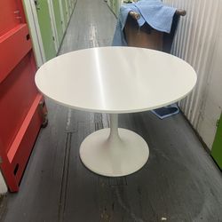 White Tulip Table For sale