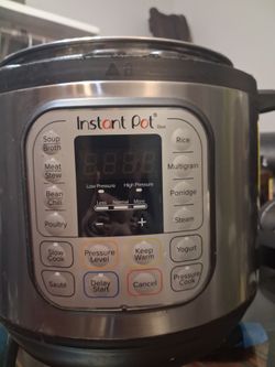 Instant Pot Duo 7-in-1 electric pressure cooker