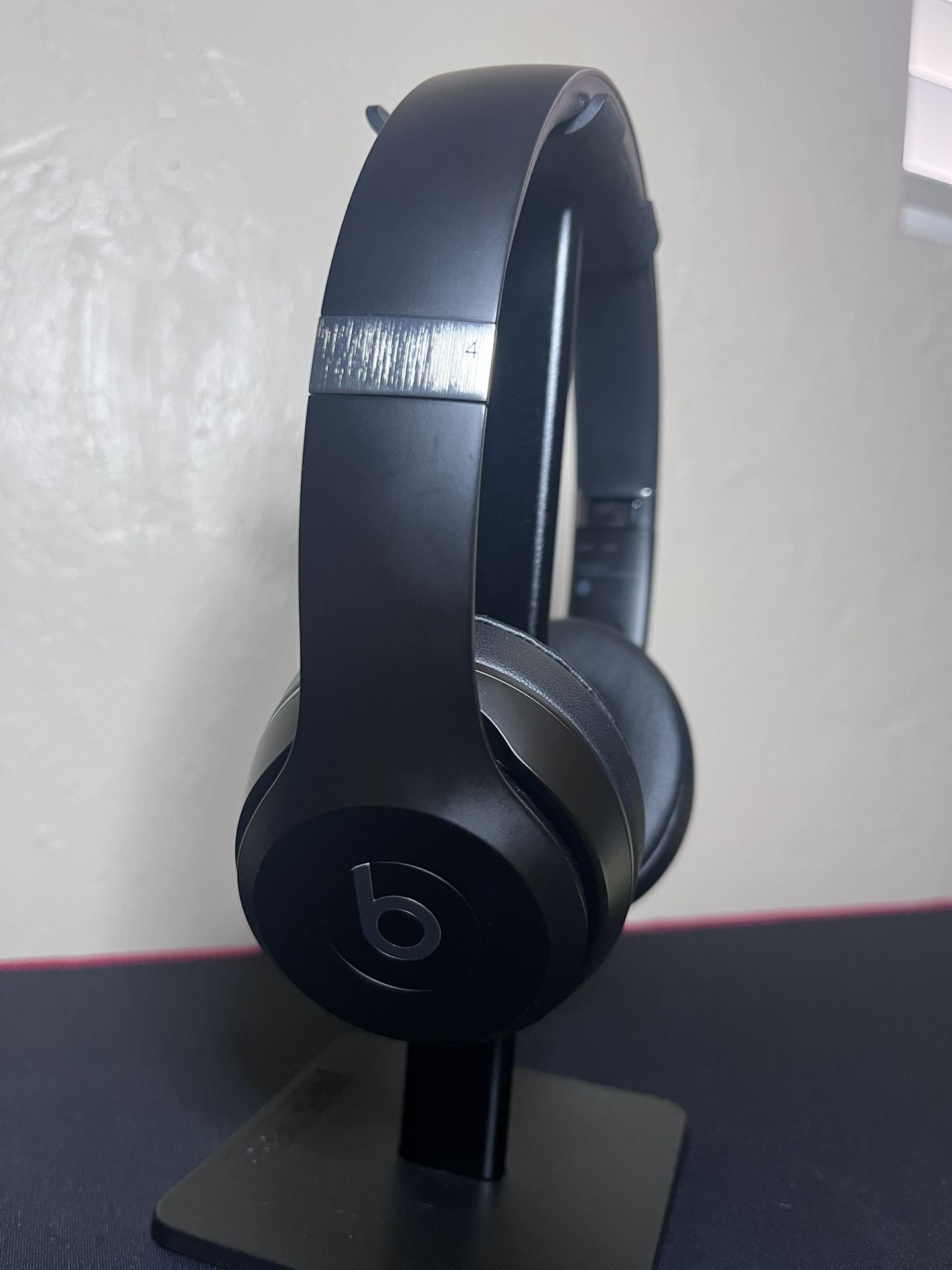 Beats Solo 4