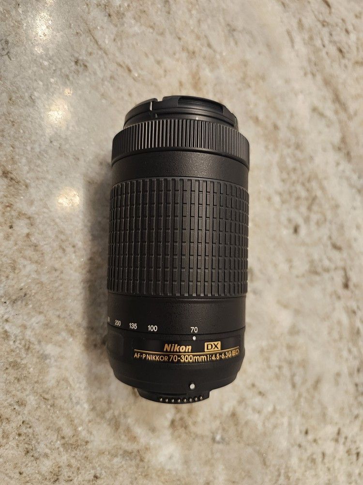 Nikon AF-P DX NIKKOR 70-300mm f/4.5-6.3G ED VR Lens for Nikon DSLR Cameras