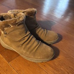 Woman’s Baretrap Boots Size 11