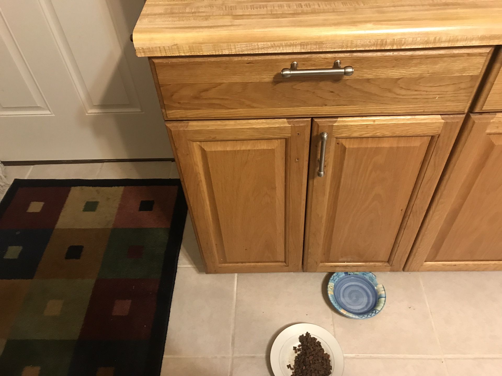 Kitchen cabinets in good condition