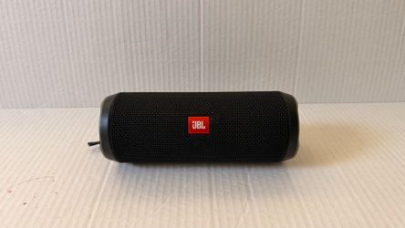 JBL Flip 4 Waterproof Bluetooth Speaker Micro USB (CABLE NOT INCLUDED) - Black (Perfect Condition)