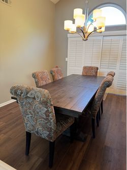 Dining table + 6 chairs