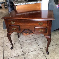 Wmueble En Buena Condicion Madera Solida