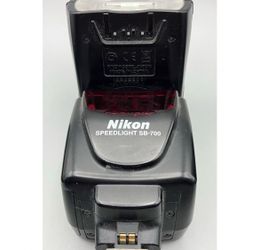 Nikon SB-700 Speedlight Shoe Mount Flash SB700
