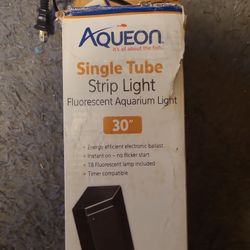 Aquarium fluorescent light