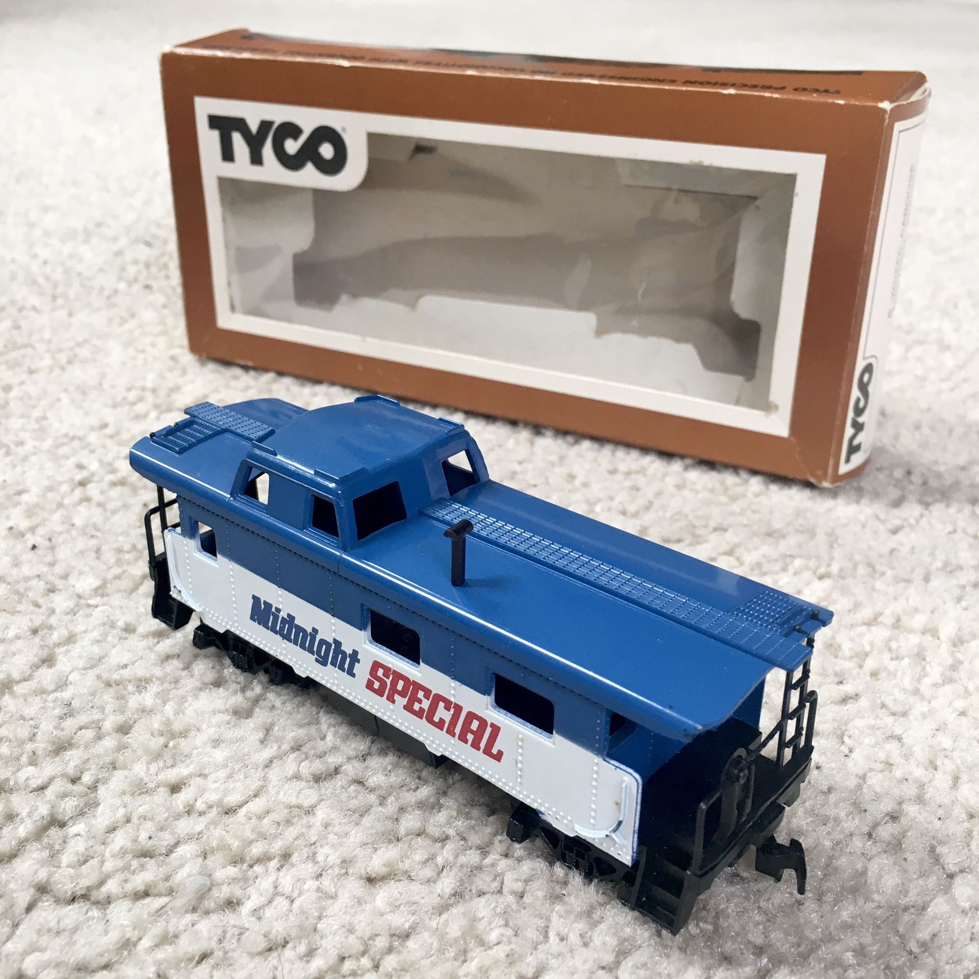 Vintage 1975 TYCO HO Scale MIDNIGHT SPECIAL 8 Wheel Caboose #327-29 With Original Box