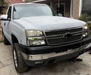 2001 Chevy Silverado short bed, V8