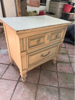 Night stand table vintage easily opening