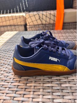 PUMA snickers US 4.5 size