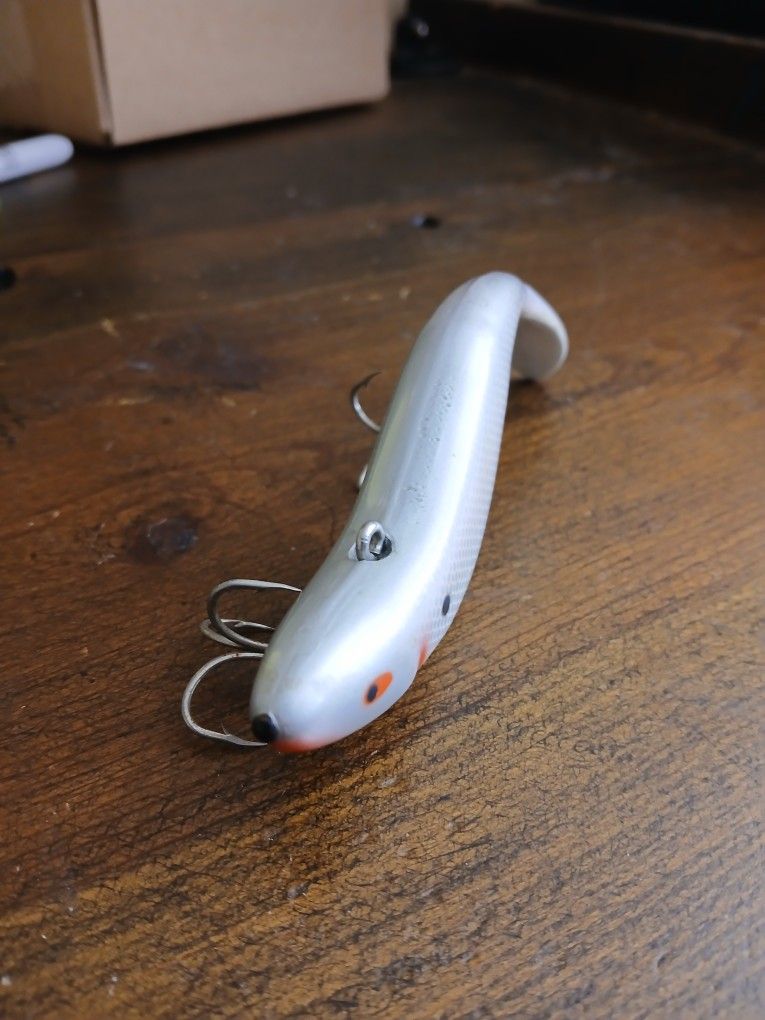 VINTAGE LURE! OLD HEDDON COUSIN-2 IN SHAD! 3 1/2”STUNNING COLORS! A MUST HAVE!