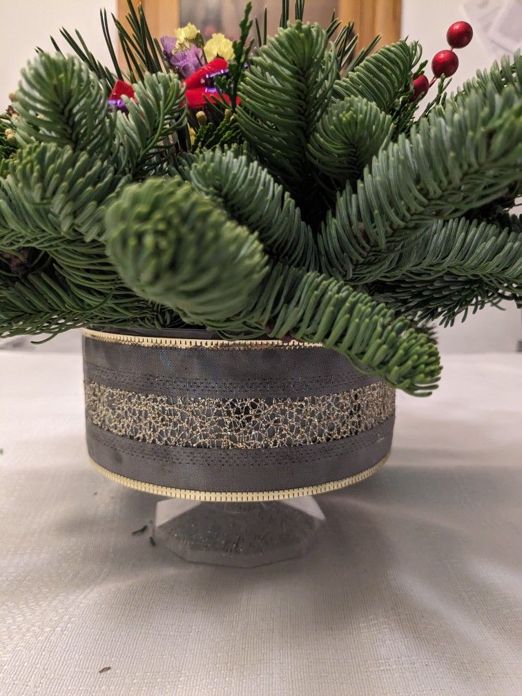 Fresh Xmas Center Piece