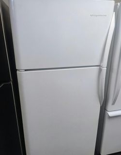 Frigidaire Top Freezer Refrigerator White