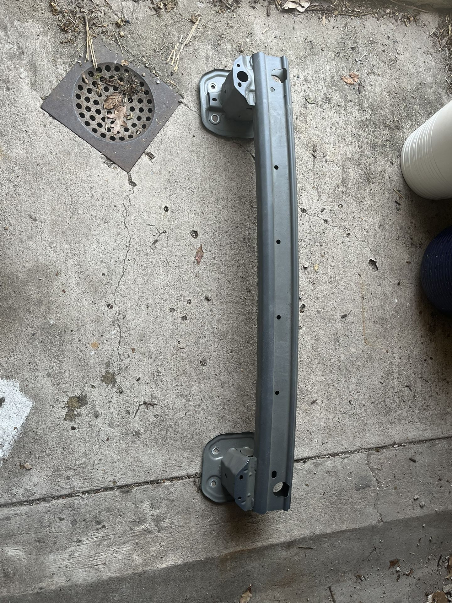 Volvo 2022 XC60 Rear Crash Bar