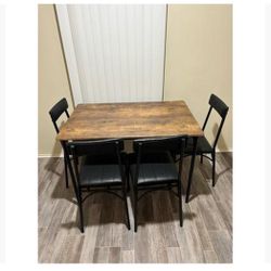 4 Person Table Set
