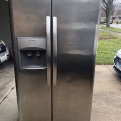 Frigidaire Refrigerator/Freezer