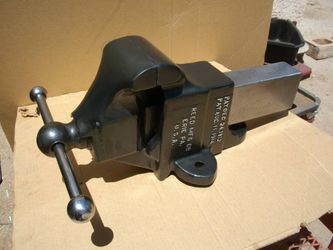 Reed 106 Vise with 6" Jaws