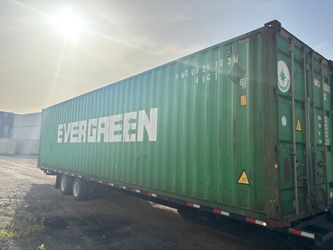 Moving? Need Storage? Shipping Containers are the solution! 🤩 Message for a FREE quote!