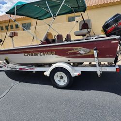 Crestliner 2000. Hull ALUMINUM. 