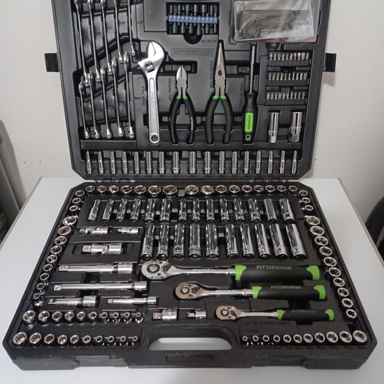 Pittsburgh socket set 225 pc deals