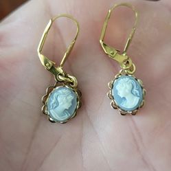 Vintage Cameo Earrings 
