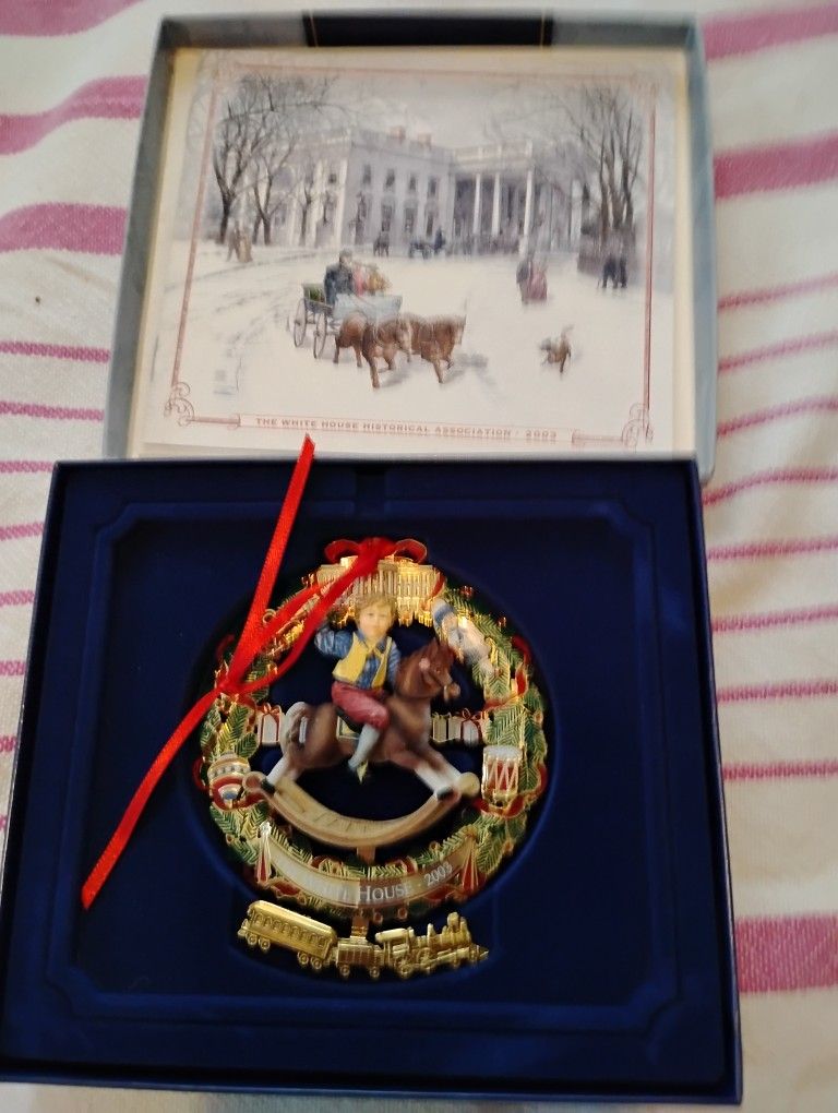 OFFICIAL WHITE HOUSE ORNAMENTS 