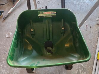 Stand-up push Scott's turf builder seed and fertilizer spreader $20