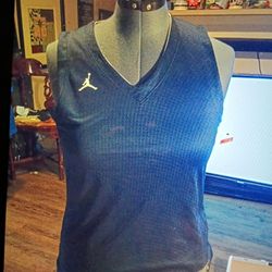 JORDAN WOMEN'S TEAM REVERSIBLE PRACTICE JERSEYS SIZE LARGE