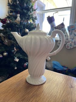1940’s Franciscan Ware Teapot