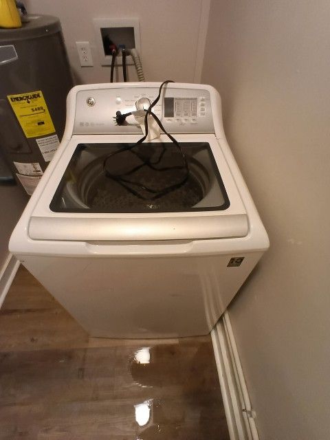 Like New Whirlpool Washer