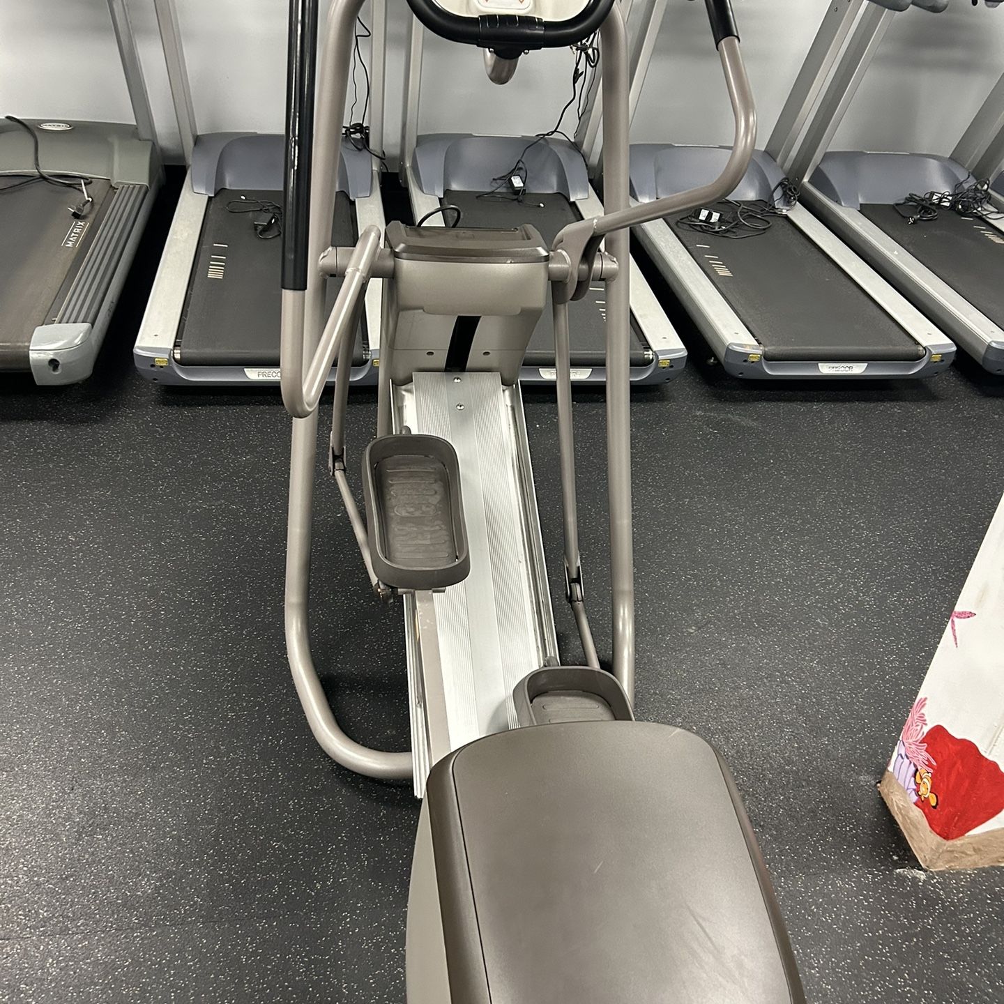 Precor 5.35 Elliptical for Sale in Warwick RI OfferUp