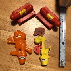 2 Vintage Garfield & Odie Pencil Toppers, And 2  Oscar Mayer Whistles, Cereal Toy 1987 Kejllogg's