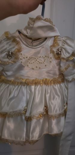 Beautiful 12 month dress with hat and underwear together never wore