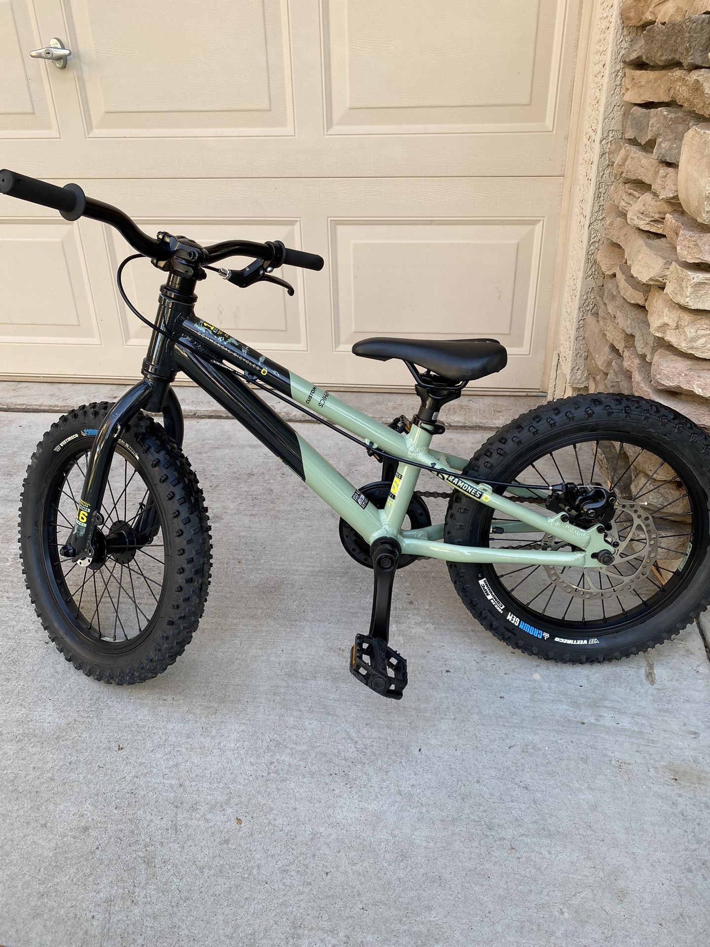 ramones 16 commencal