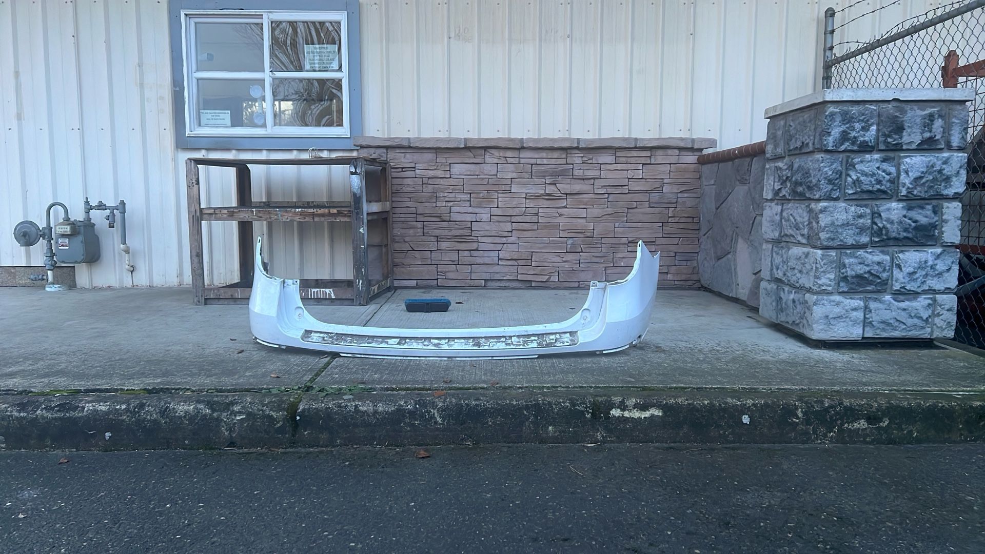 2020 To 2021 Ford Explorer Rear Upper Bumper Cover #B1055 FO1114 114