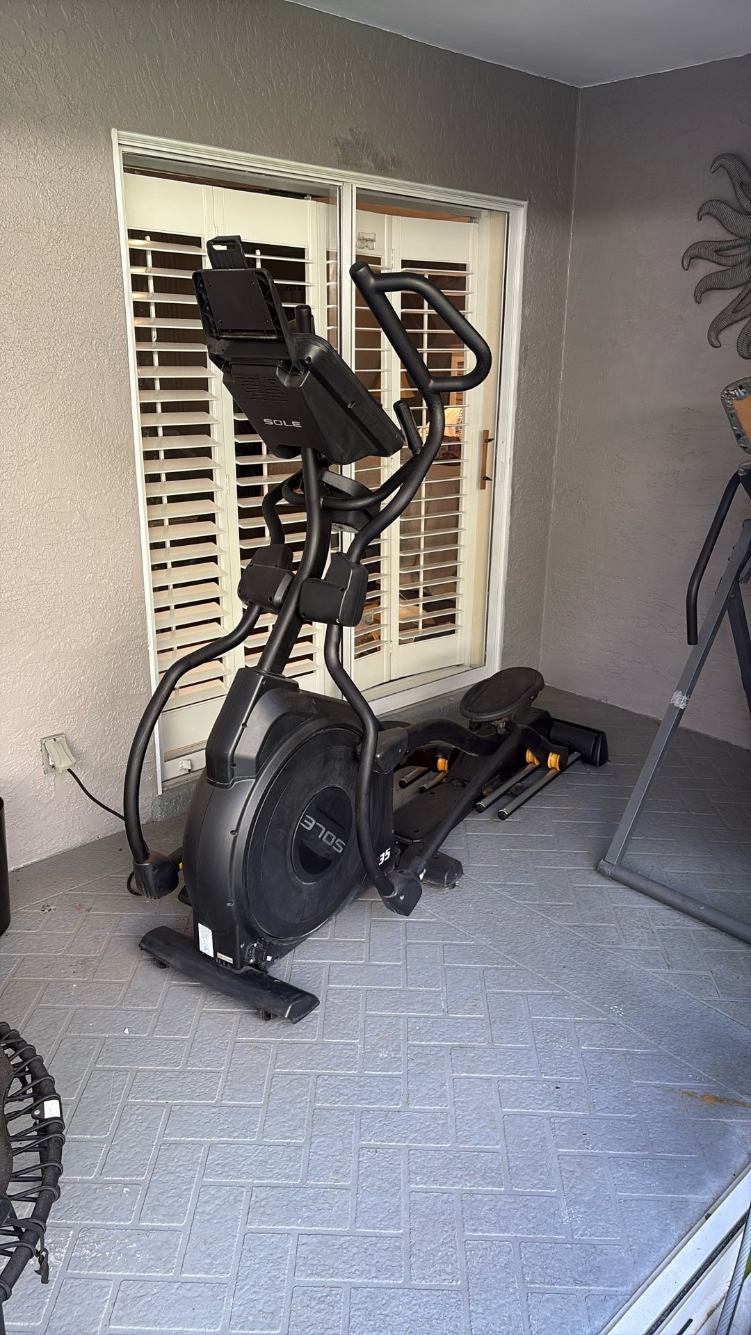 Elliptical trainer