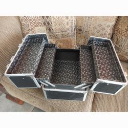 PORTABLE MAKE UP CASE SMALL EXCELLENT CONDITION 