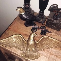 VINTAGE BRASS METAL USA UNITED STATES AMERICA U.S. MILITARY EAGLE BIRD 3D HANGING WALL DECOR PLAQUE
