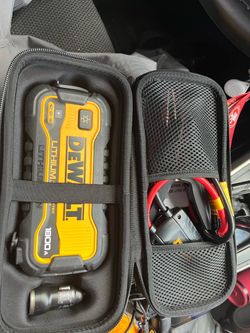 Dewalt 1800 peak amp lithium jump starter