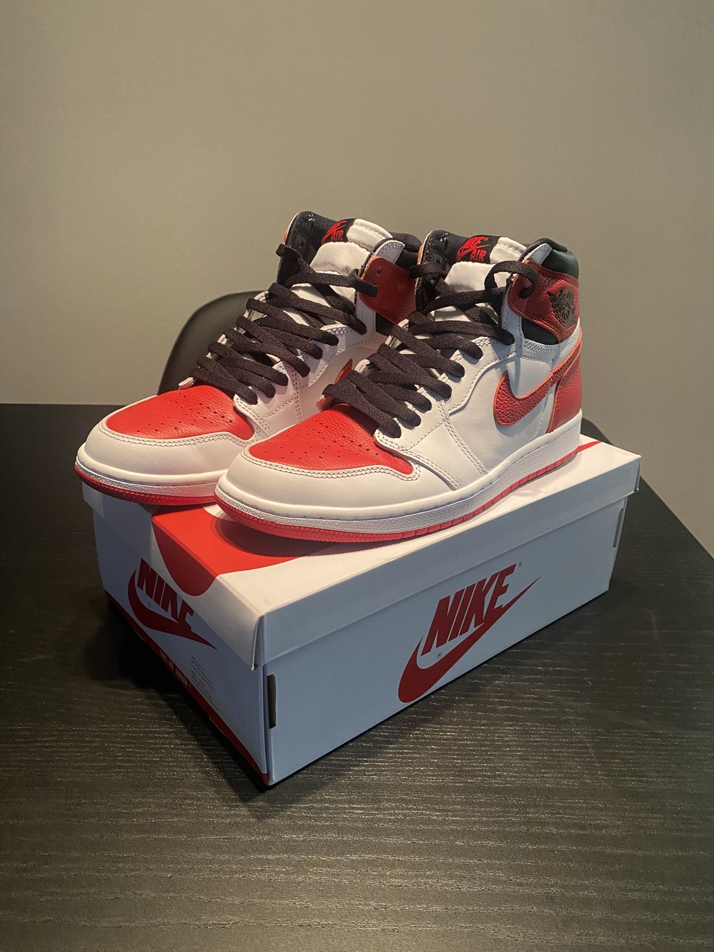 Air Jordan 1 Retro High OG 'Heritage'
