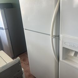 Frigidaire Apartment Sizes Refrigerator 