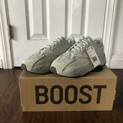 ADIDAS Yeezy Boost 700 Salt
