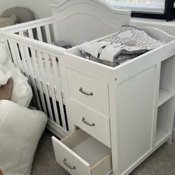 Baby Crib With Mattress 