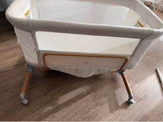 Baby bedside Bassinet, sleeper