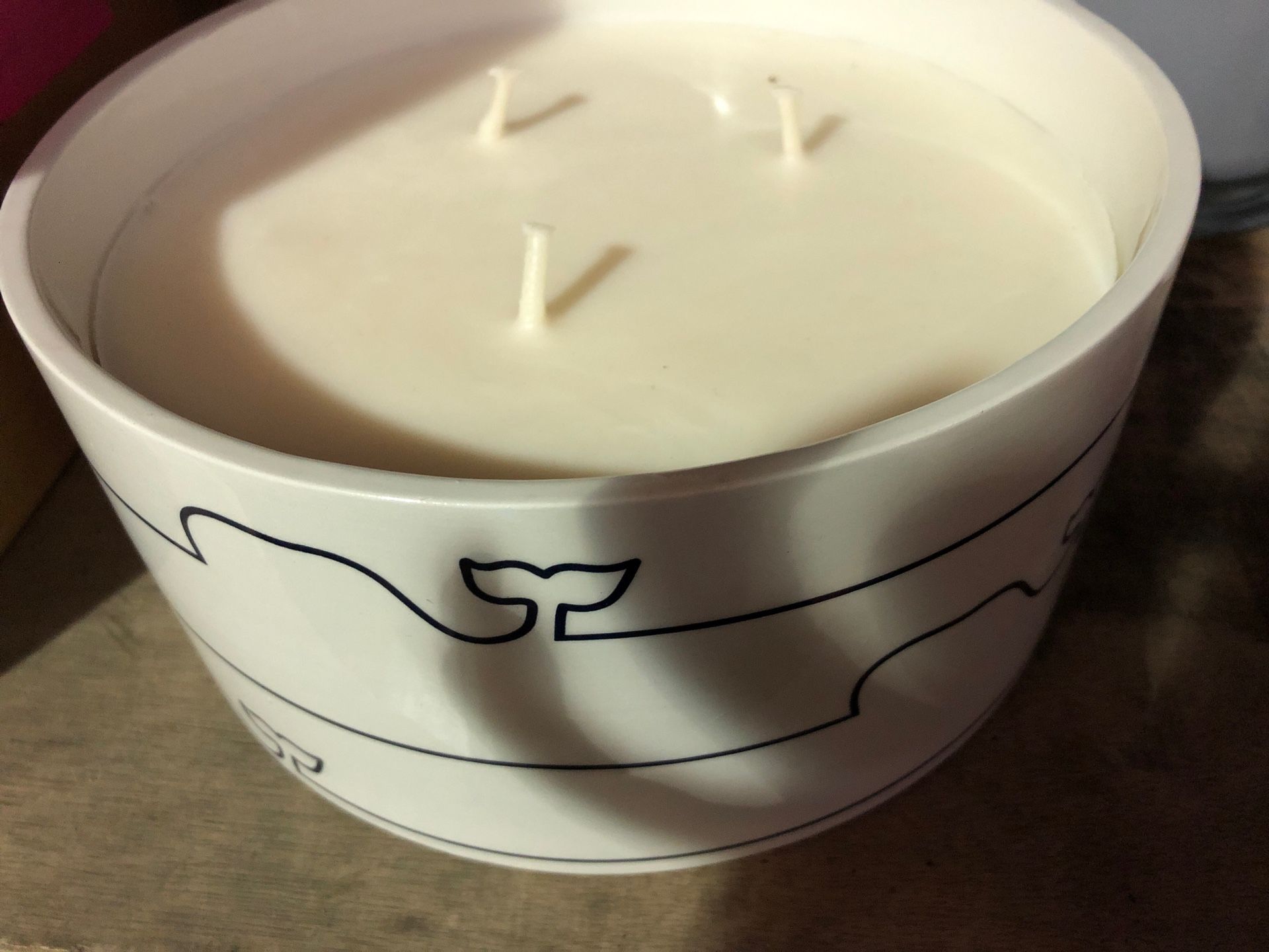 Vineyard vines cintronella scented candle