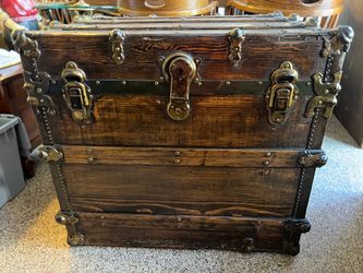 Antique Vintage Flat Top Steamer Trunk / Coffee Table